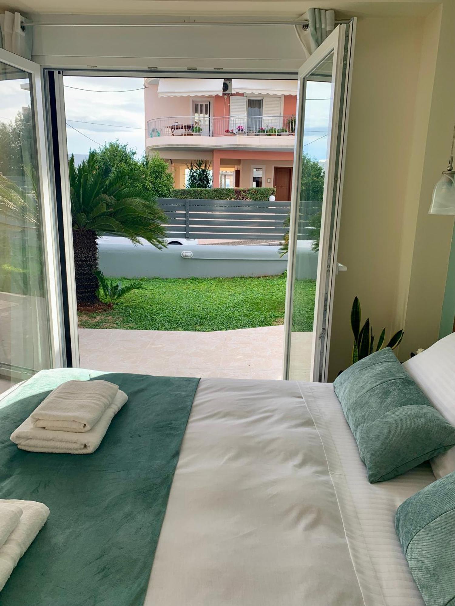 Modern Mint Sunny House Near The Airport Διαμέρισμα
